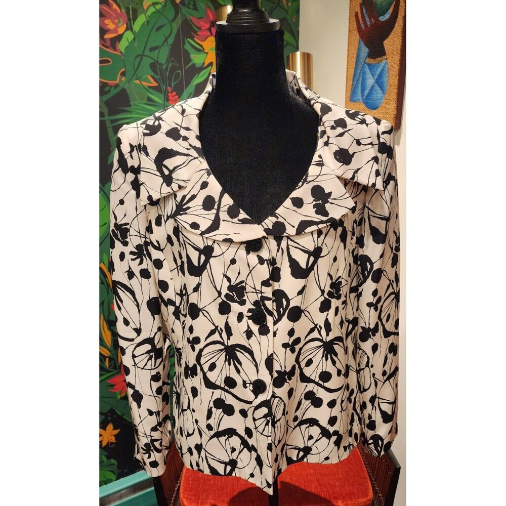 VINTAGE Talbots Black & White Floral Silk Jacket Size 12  Bead Button Closure